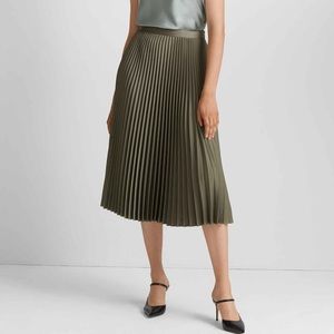 Pleated Faux Leather A-Line Skirt in Forest Green